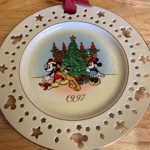 Lenox vintage holiday Mickey Mouse plate
